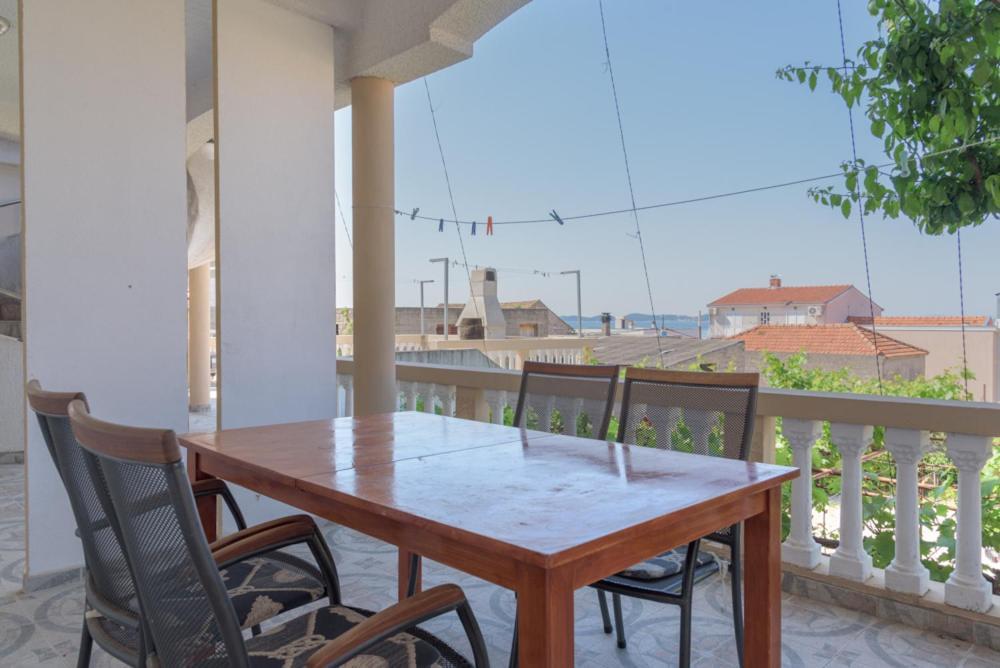 Rasin Apartments Pakoštane Exterior foto